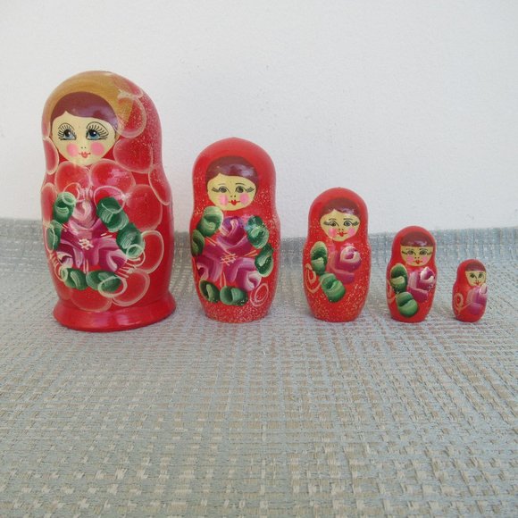 Russian Matryoshka Nesting Doll Set Hand Painted - 5 Pieces - Picture 1 of 9